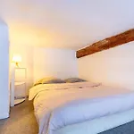 Au Coeur De L\'Ecusson - Appartement De Caractere