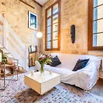 Au Coeur De L\'Ecusson - Appartement De Caractere